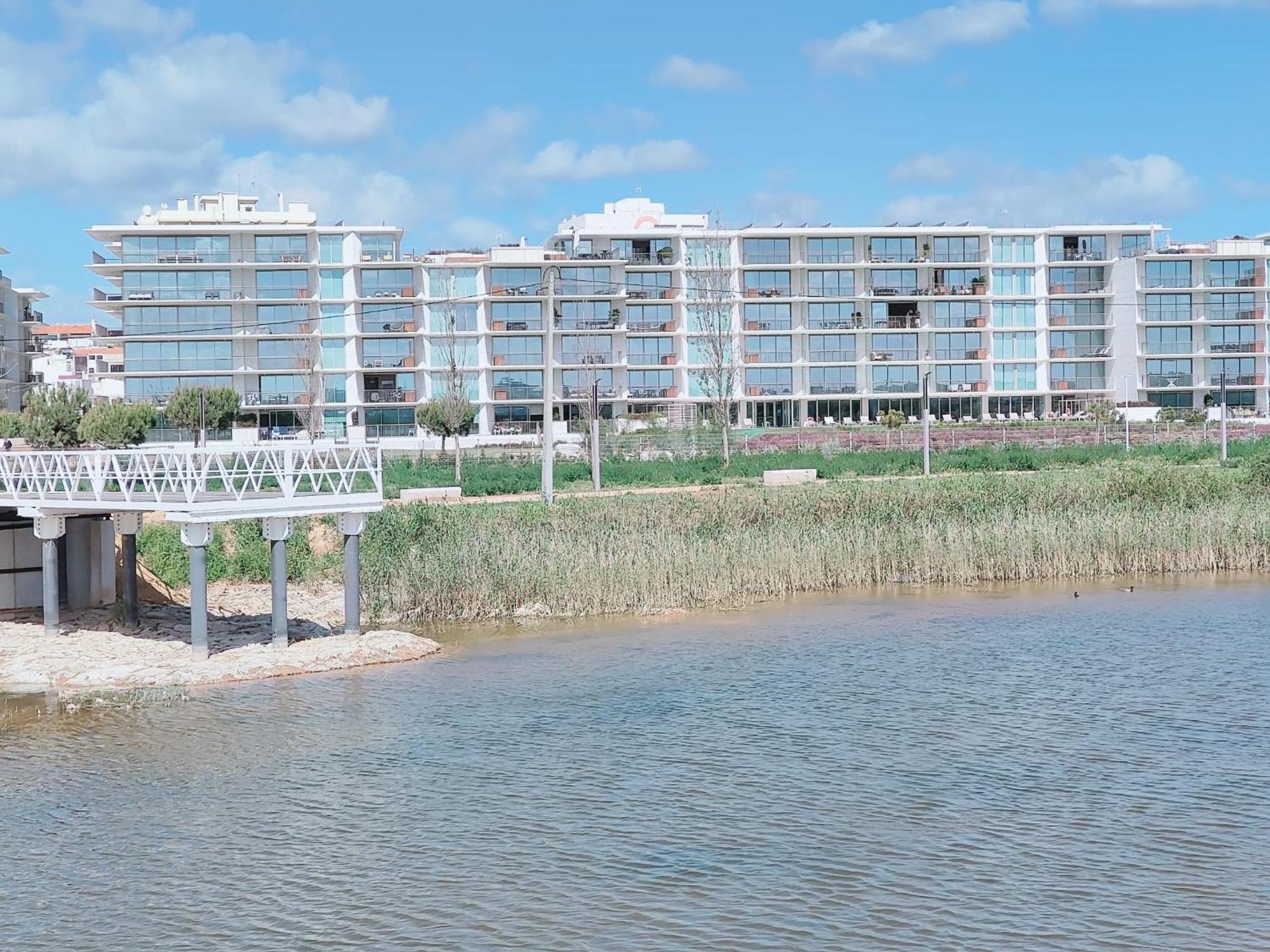 Bayline- Beachfront And Pool Armação de Pêra Eksteriør billede