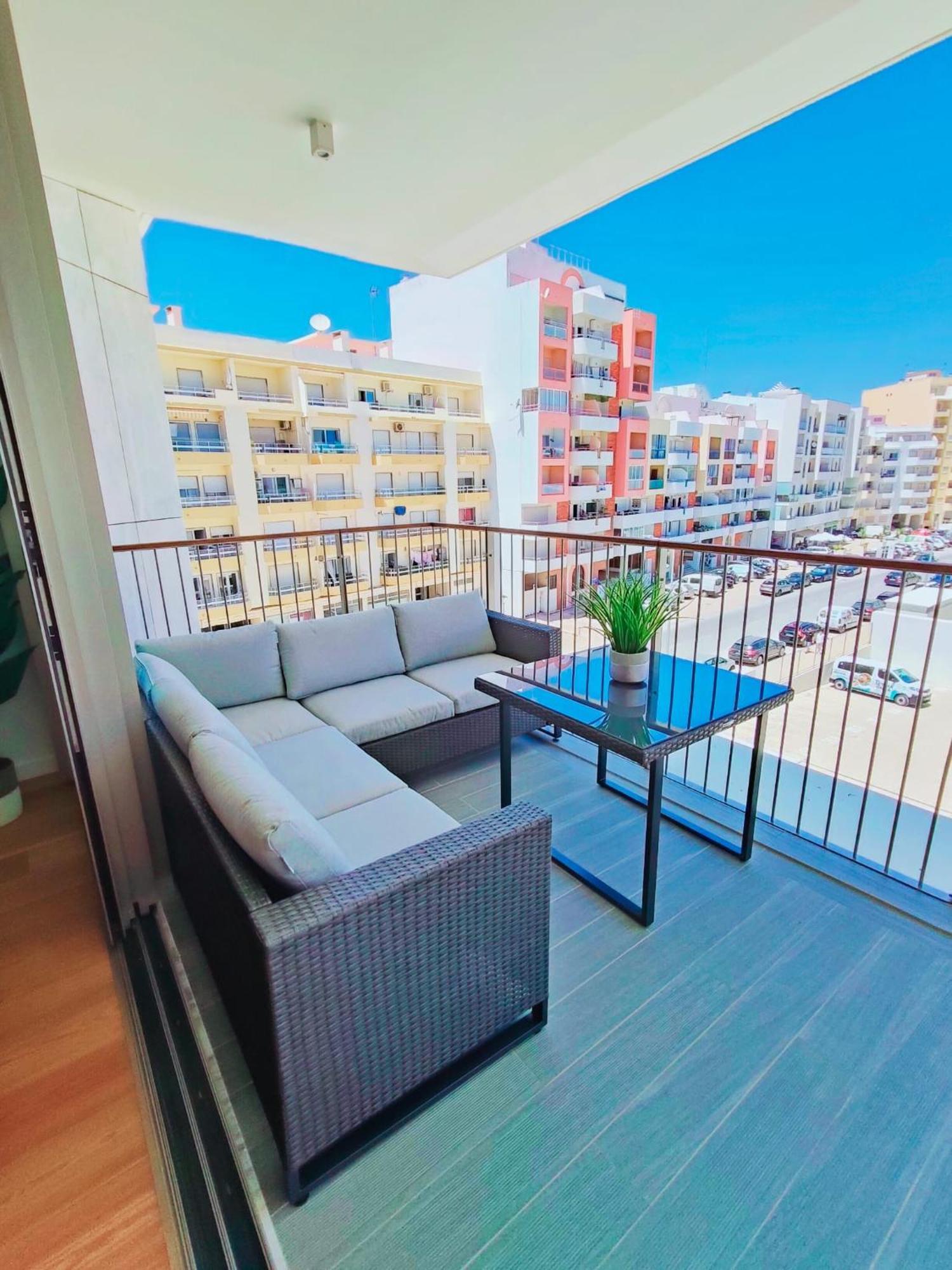 Bayline- Beachfront And Pool Armação de Pêra Eksteriør billede